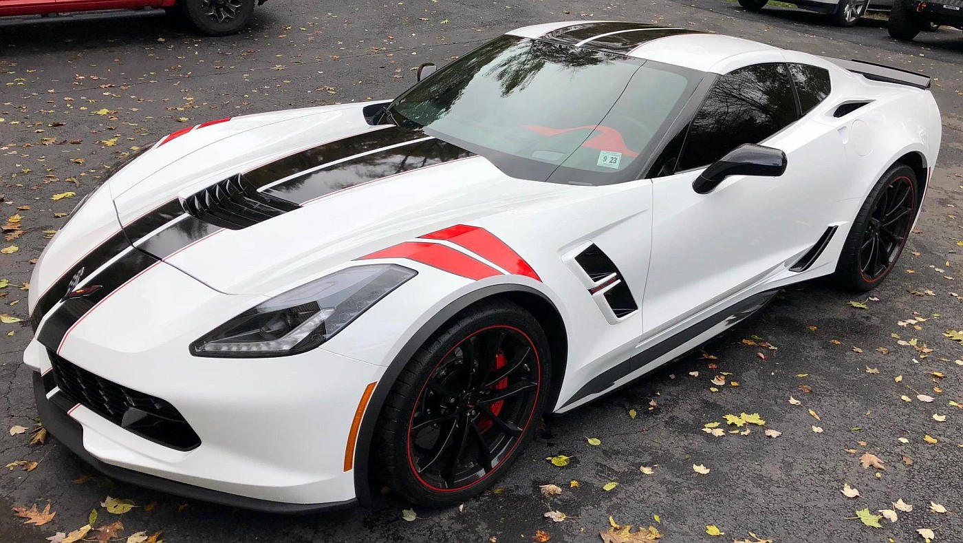 Click to Enlarge-Esc to Close Corvette Generations/C7/C7 2019 Grand Sport Arctic White.jpg